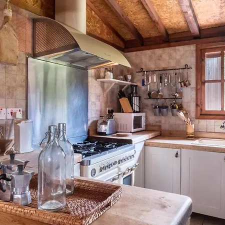 Moulos Chalet Hideaway By The Sea * Agios Nikolaos (Famagusta)